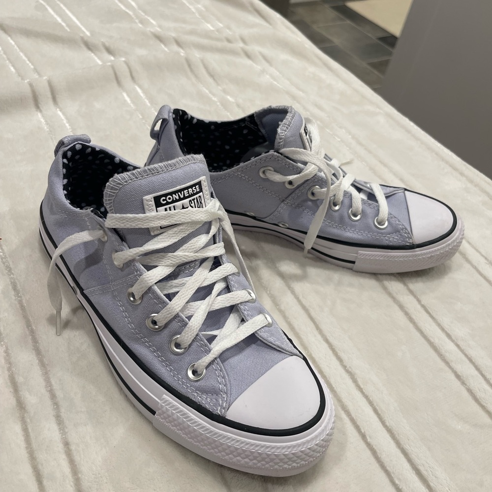 Converse Low Top Sneakers in Light Gray and White